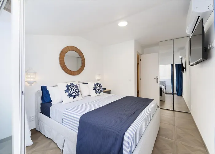 Casa Margot Old Town Rooftop Walk Promenade Portimao